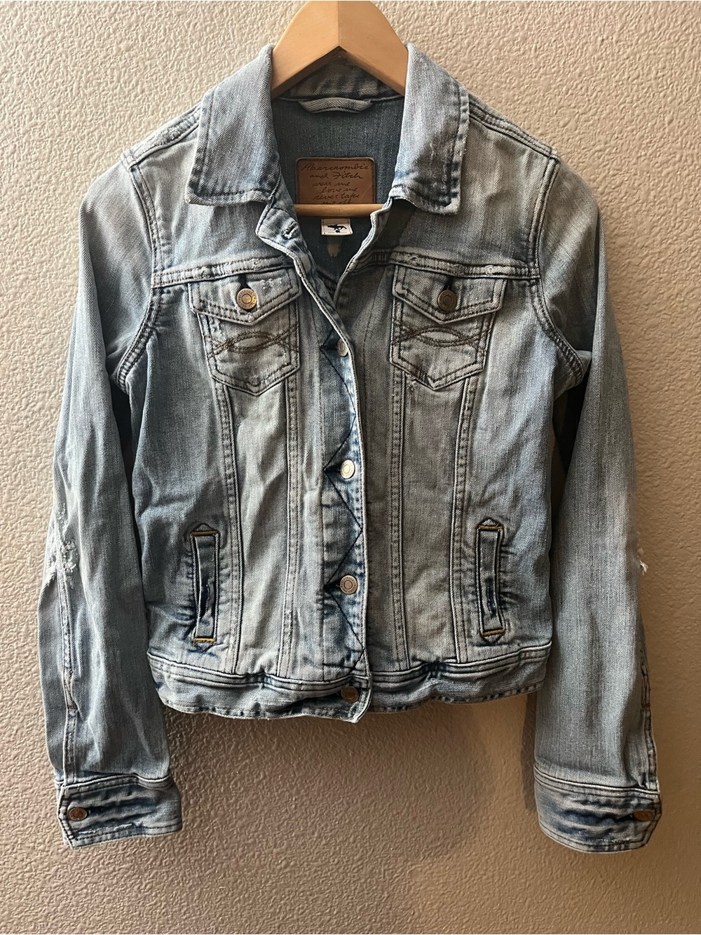 Vintage Y2K Abercrombie & Fitch Distressed Cropped Denim Jacket Size Small
